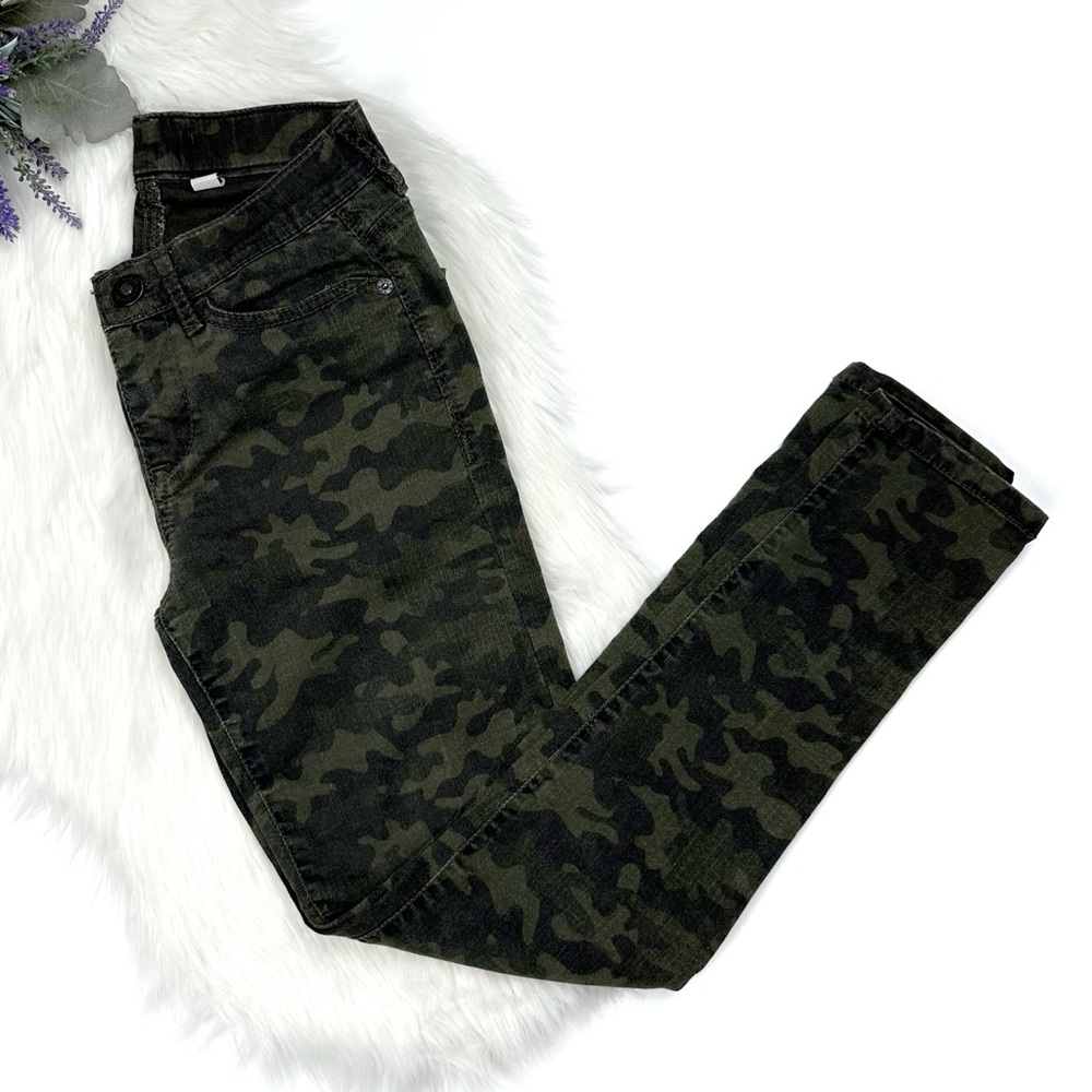 Unionbay Women's Camo Mid Rise Skinny Jeans Green Size 3